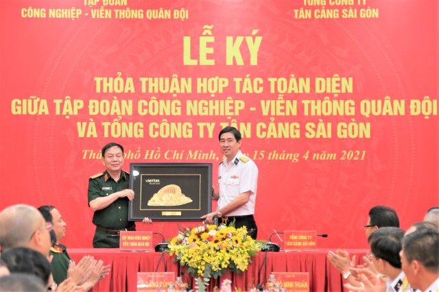 TCSG_ky_thoa_thuan_hop_tac_toan_dien_VIETTEL