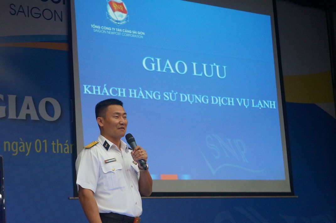 Đ/c Bùi Văn Quỳ - GĐ Marketing - giới thiệu các dịch vụ và cơ sở mới của TCSG