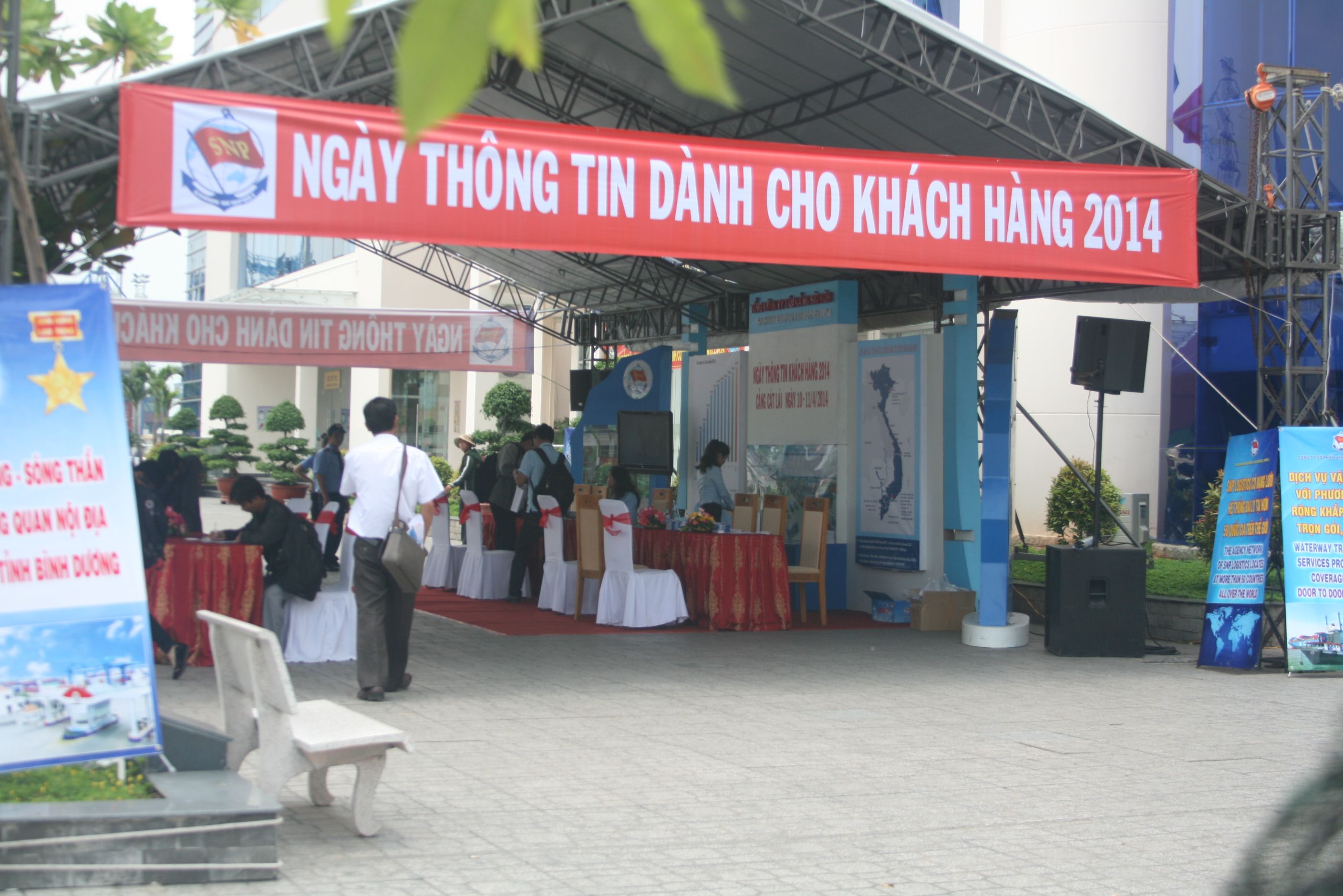 Ngày thông tin dành cho khách hàng 2014