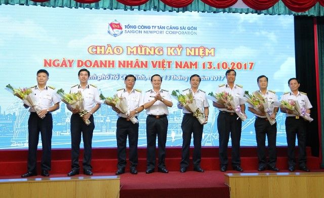 T10_16_TCSG_ky_niem_ngay_doanh_nhan_Viet_Nam_13_10_2017